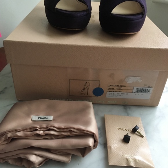 Prada Camoscio Chic Peep Toe Suede Pumps - Picture 7 of 10